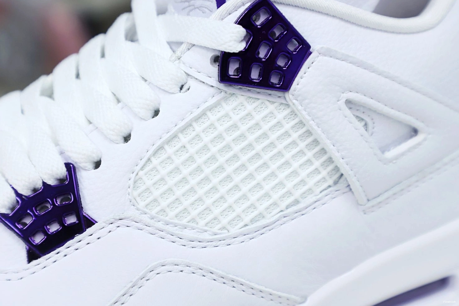 4 PURPLE AIR METALLIC JORDAN 0112